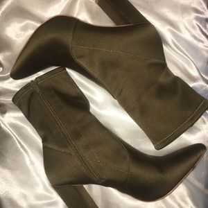 Steve Madden booties! Perfect for everyday/night!